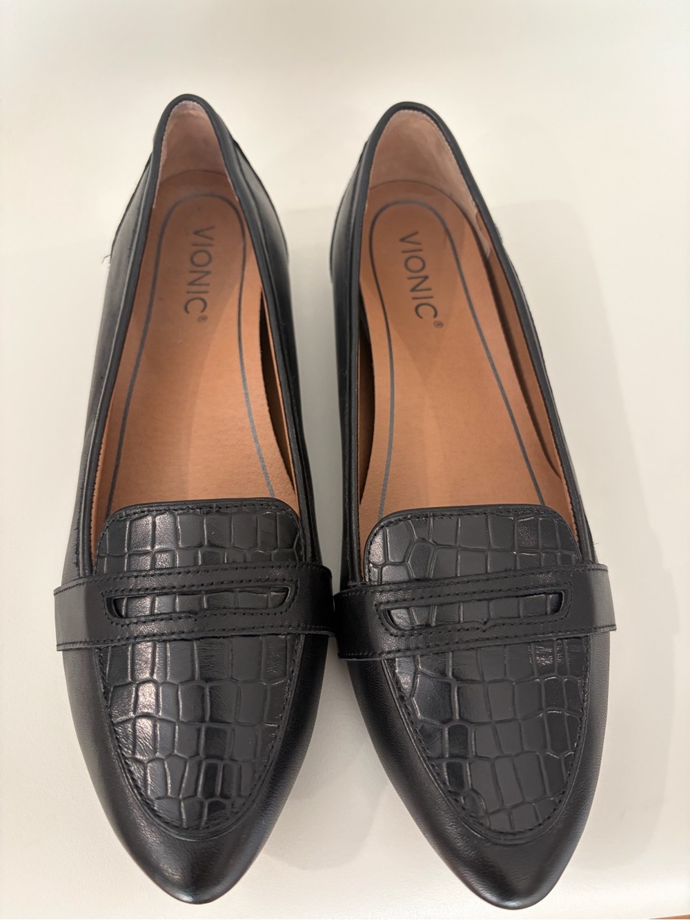 Vionic “Savannah” Flats size 8